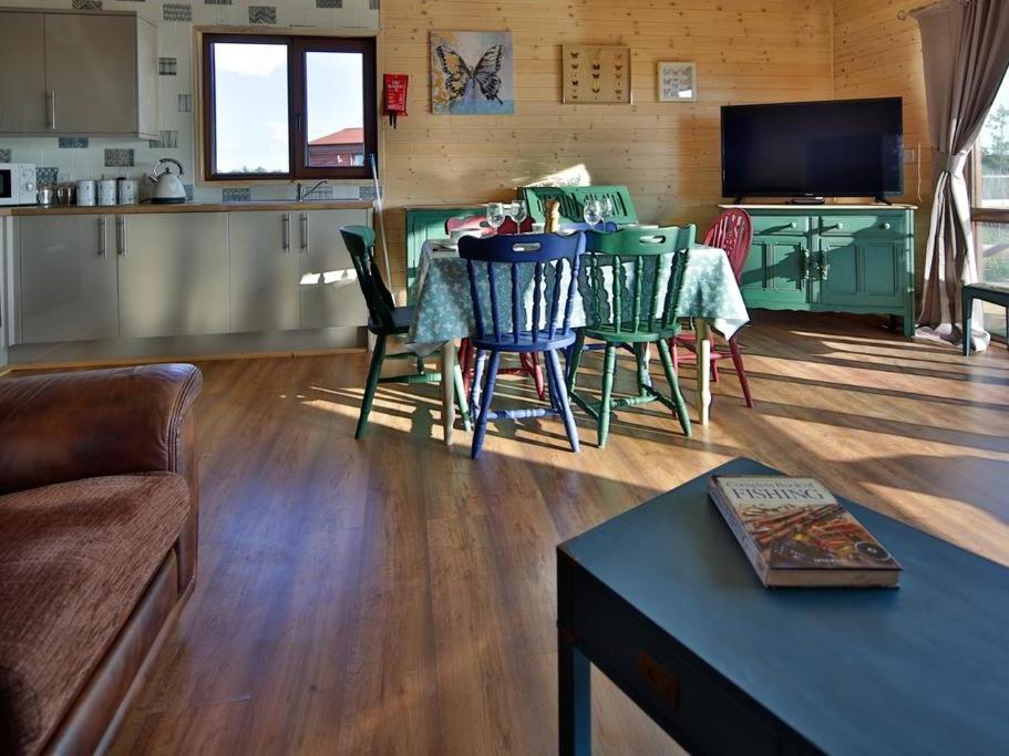 Lakeside Fishing Lodges Boston Buitenkant foto