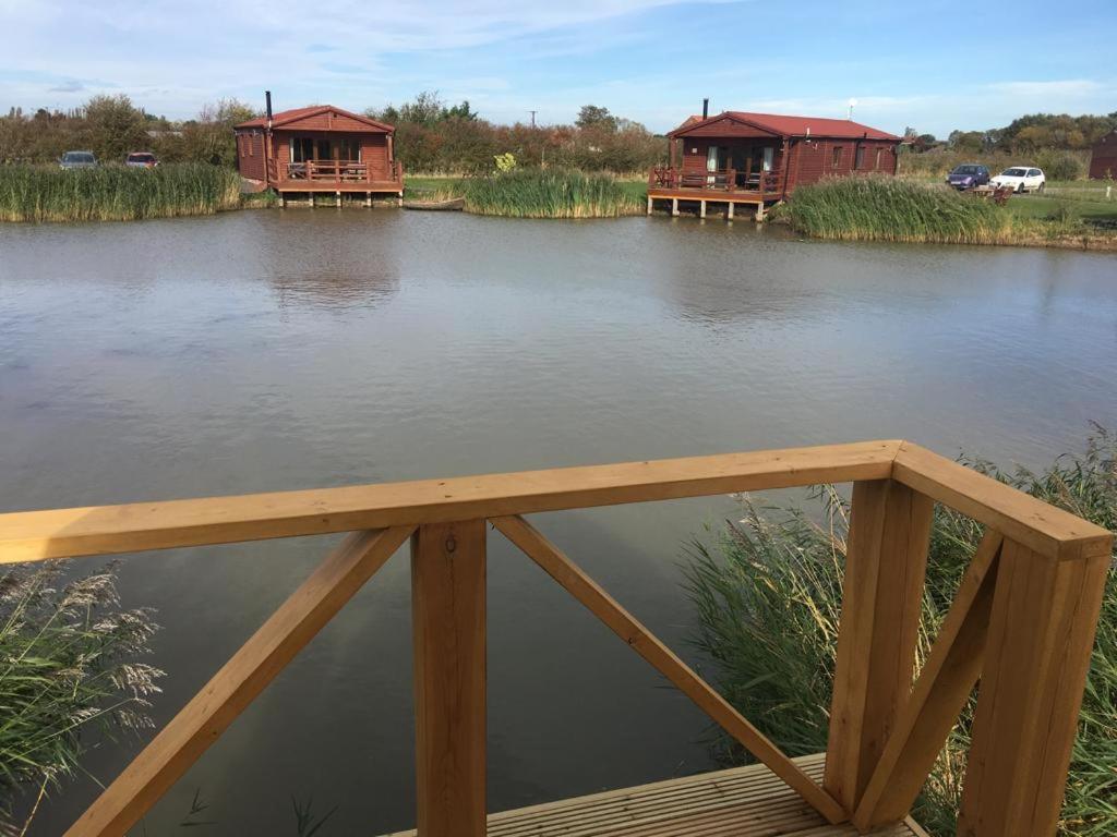 Lakeside Fishing Lodges Boston Buitenkant foto